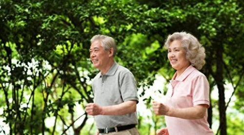 刚离婚，前夫留下400元银行卡，三年后余额让人泪目